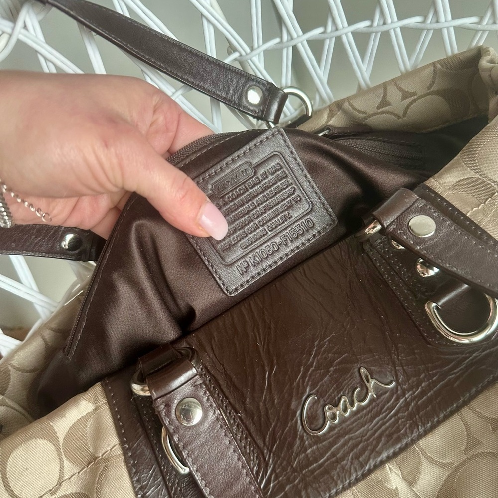 Vintage Coach Canvas Ashley tote bag in brown - Picture 7 of 11